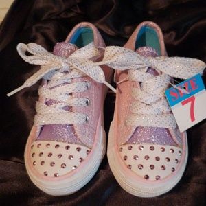 Girls sneakers